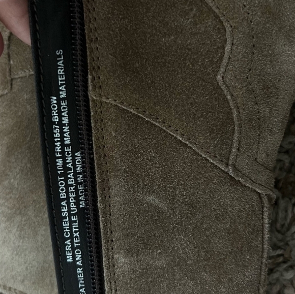 Frye Mera Suede Leather Tan Brown Chelsea Boots NWT - Picture 2 of 5
